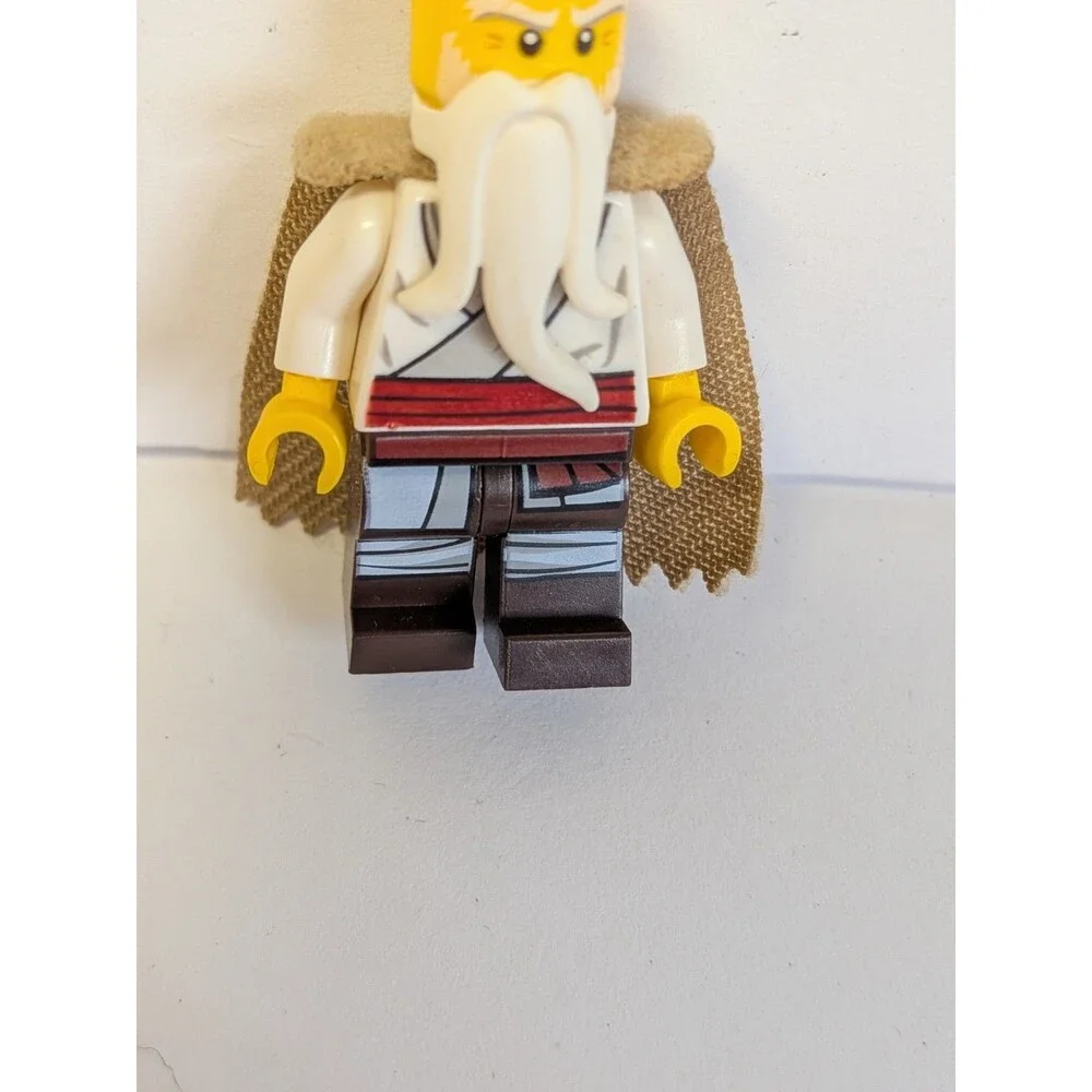 LEGO NINJAGO Minifigure Wu Master with Fuzzy Cape njo0550 70677 **No Hat